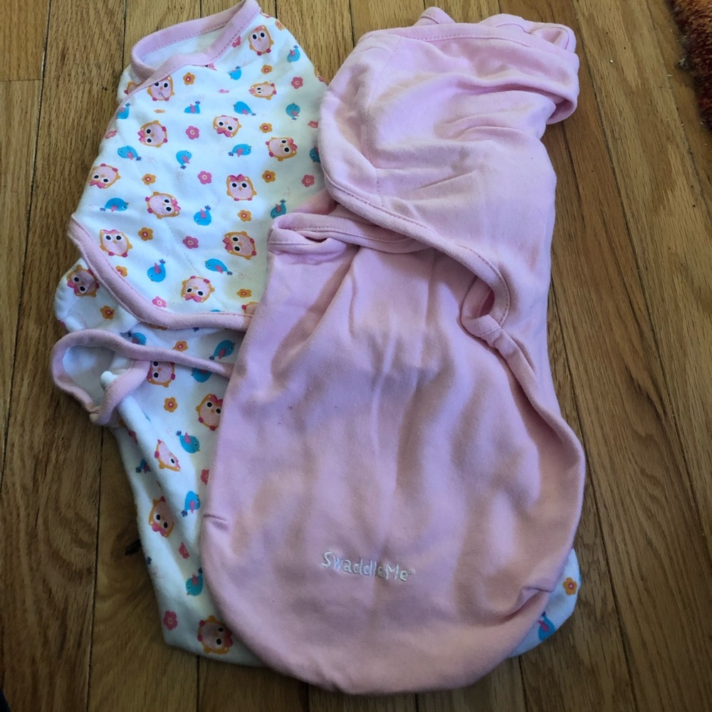 2 Pink Swaddle Me’s